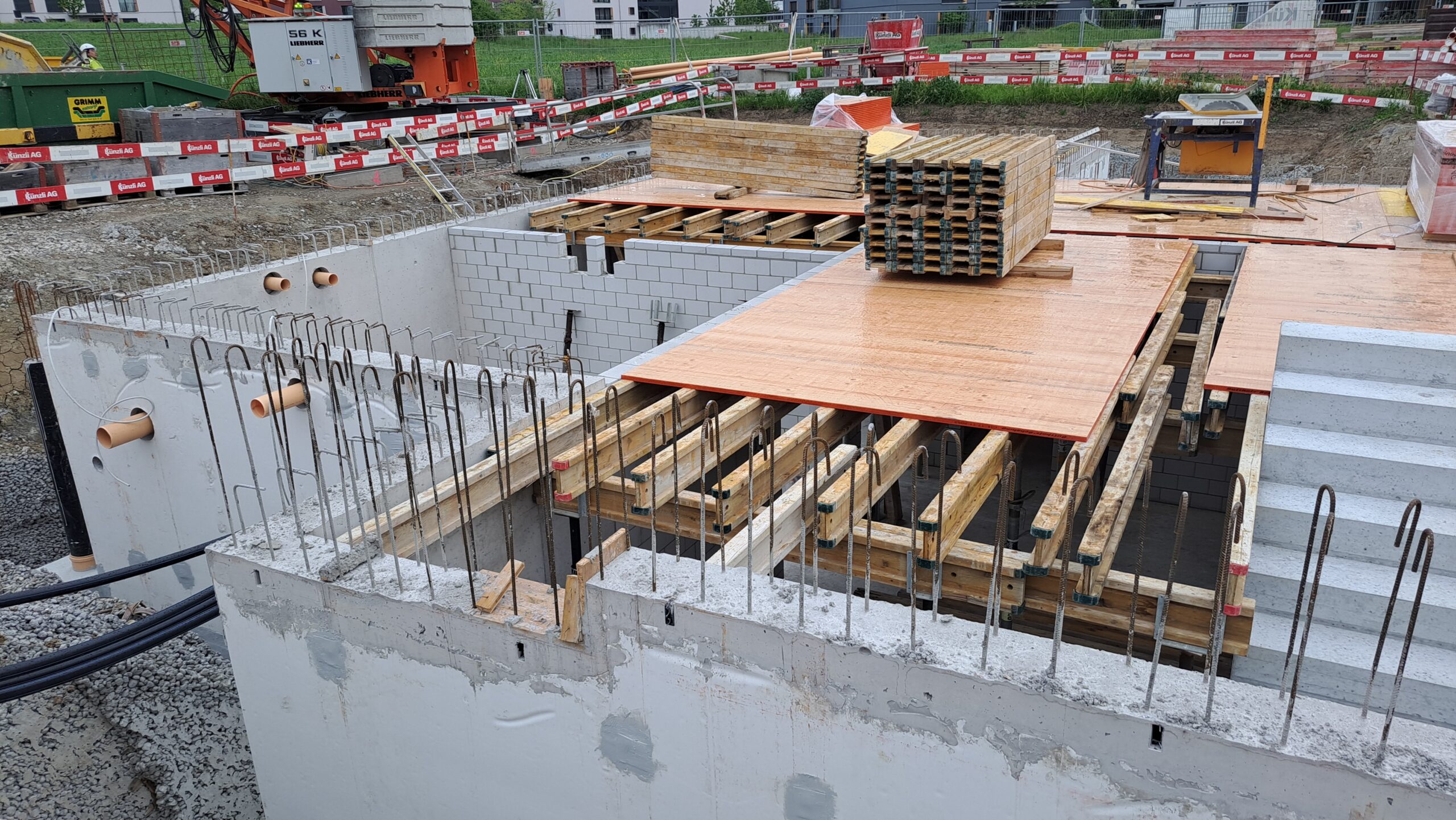 Schalung für Betondecke über Untergeschoss