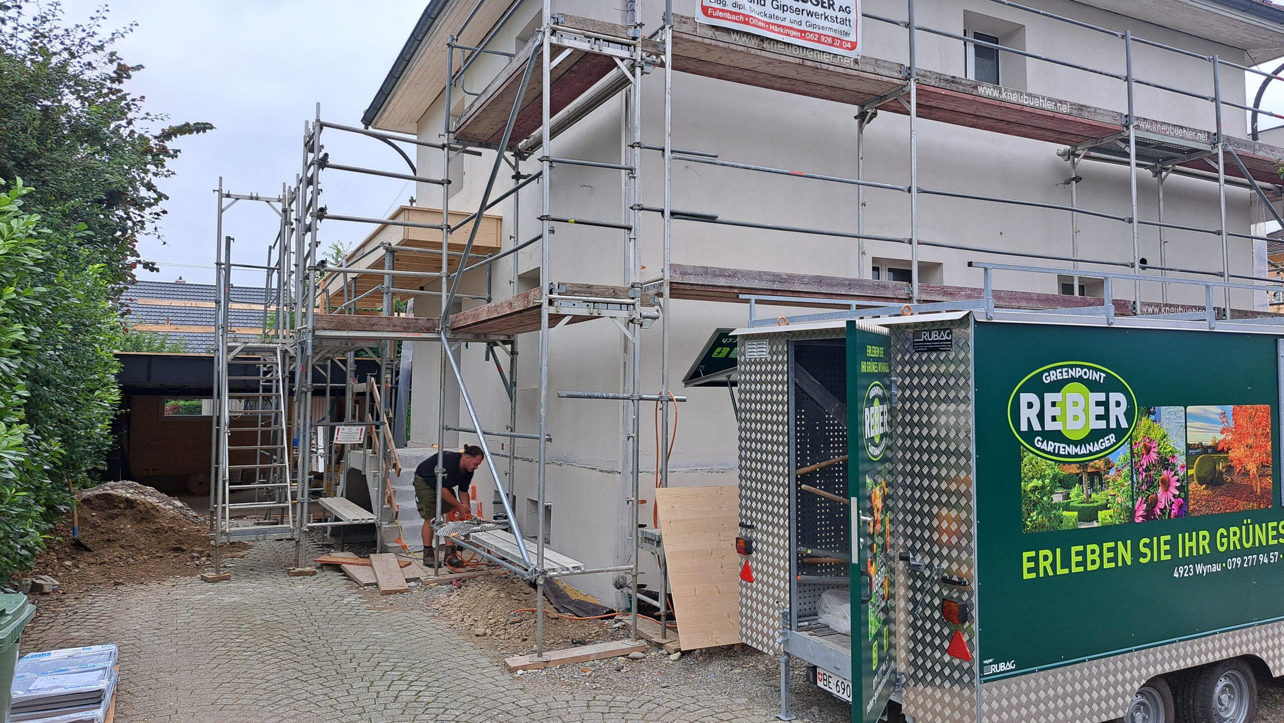 Aufrichten Vordach Einfamilienhaus