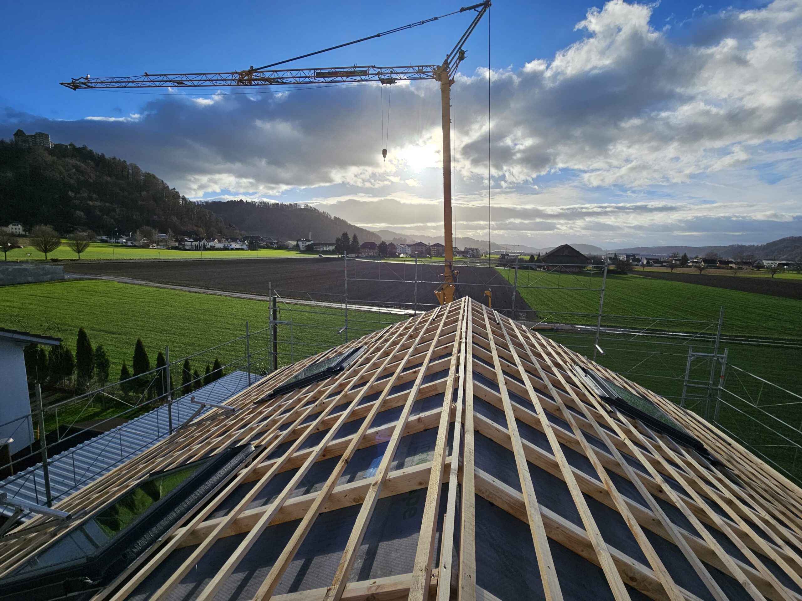 Dach Aufgerichtet und bereit für die Eindeckung