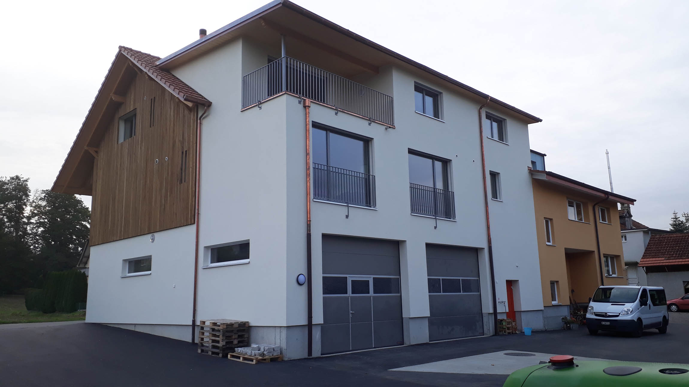 B&B mit Wohnung und Garage