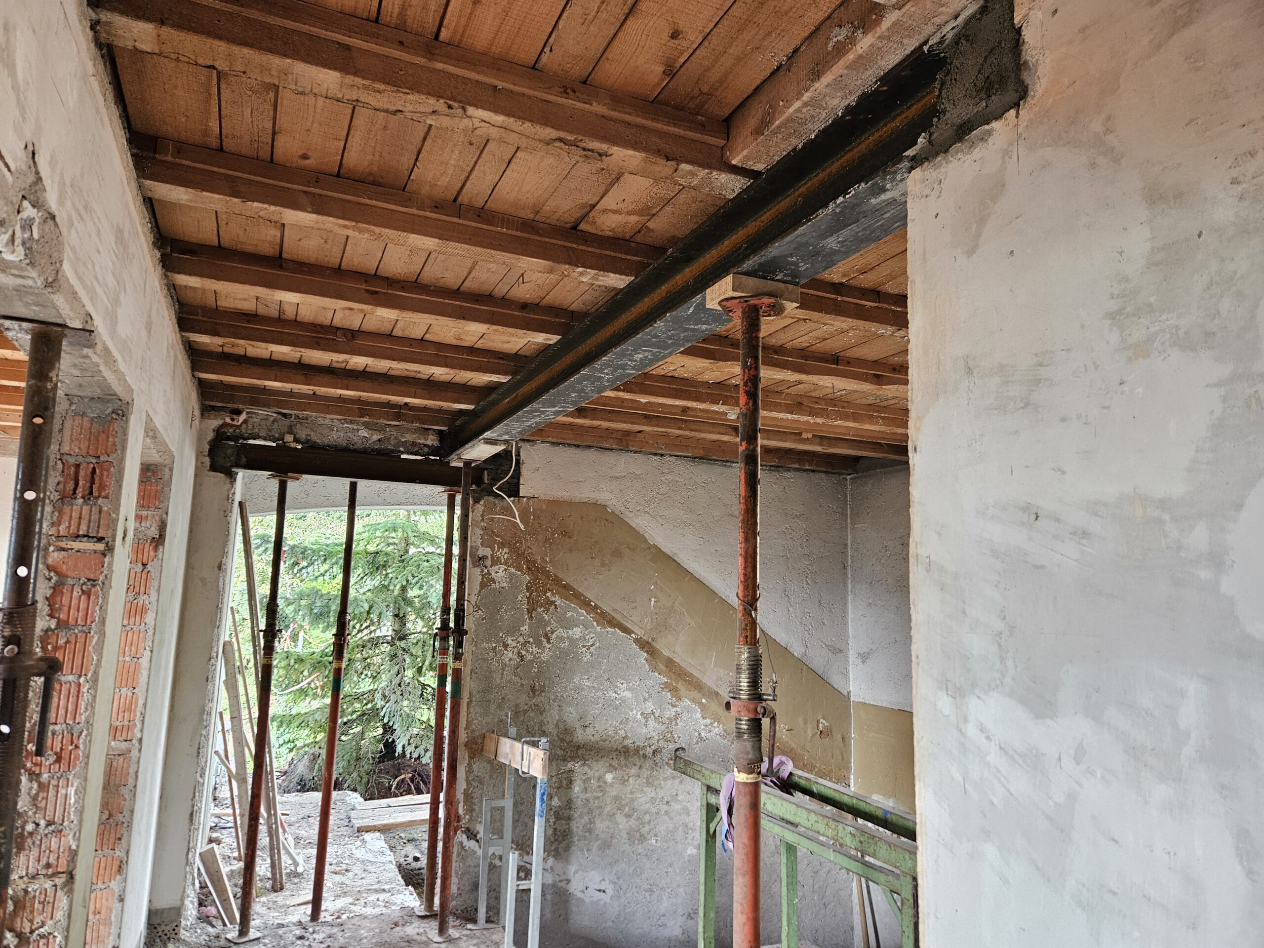 Einbau Stahlträger im Eingangsbereich