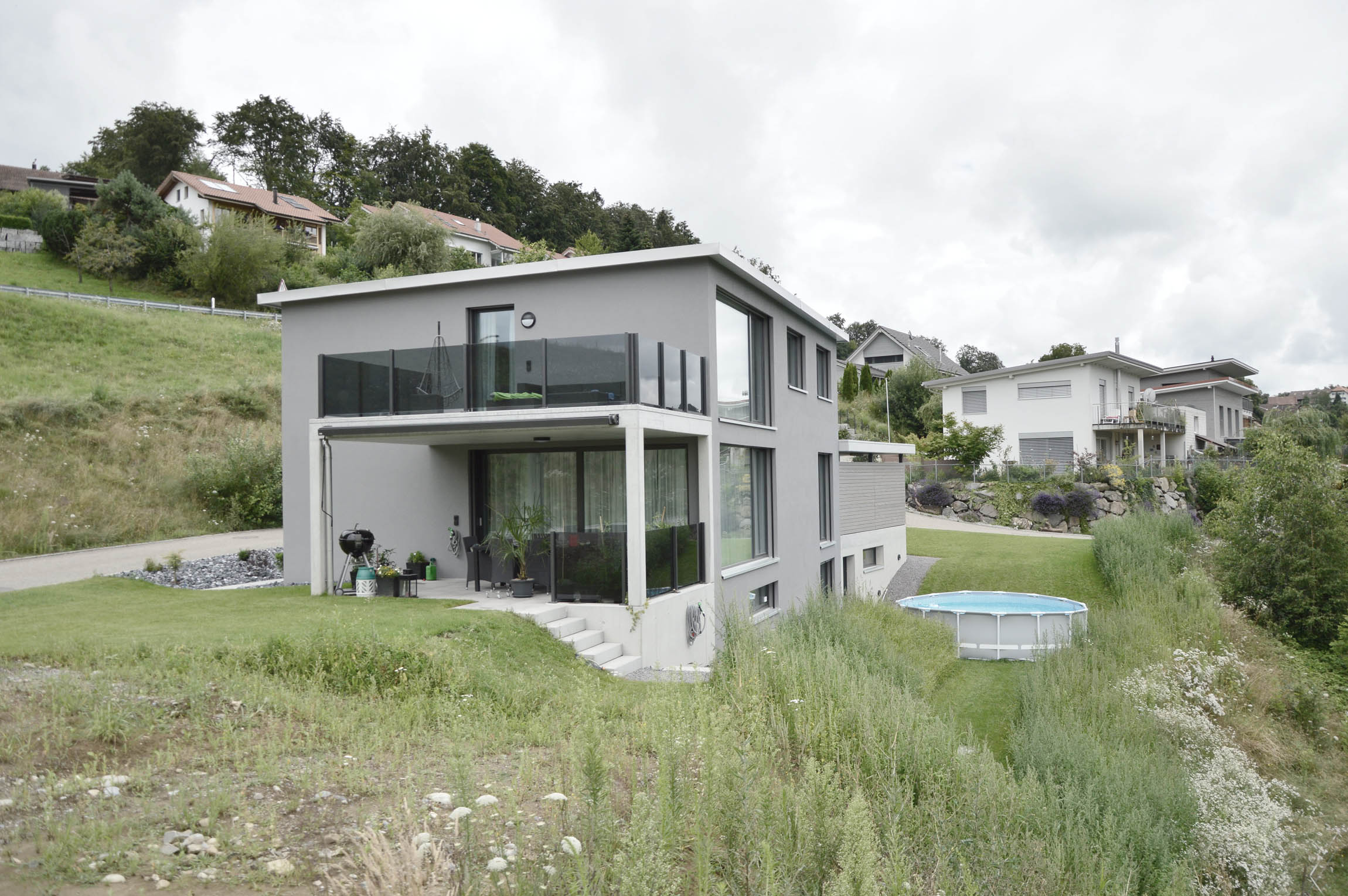 Neubau Einfamilienhaus mit Sitzplatz