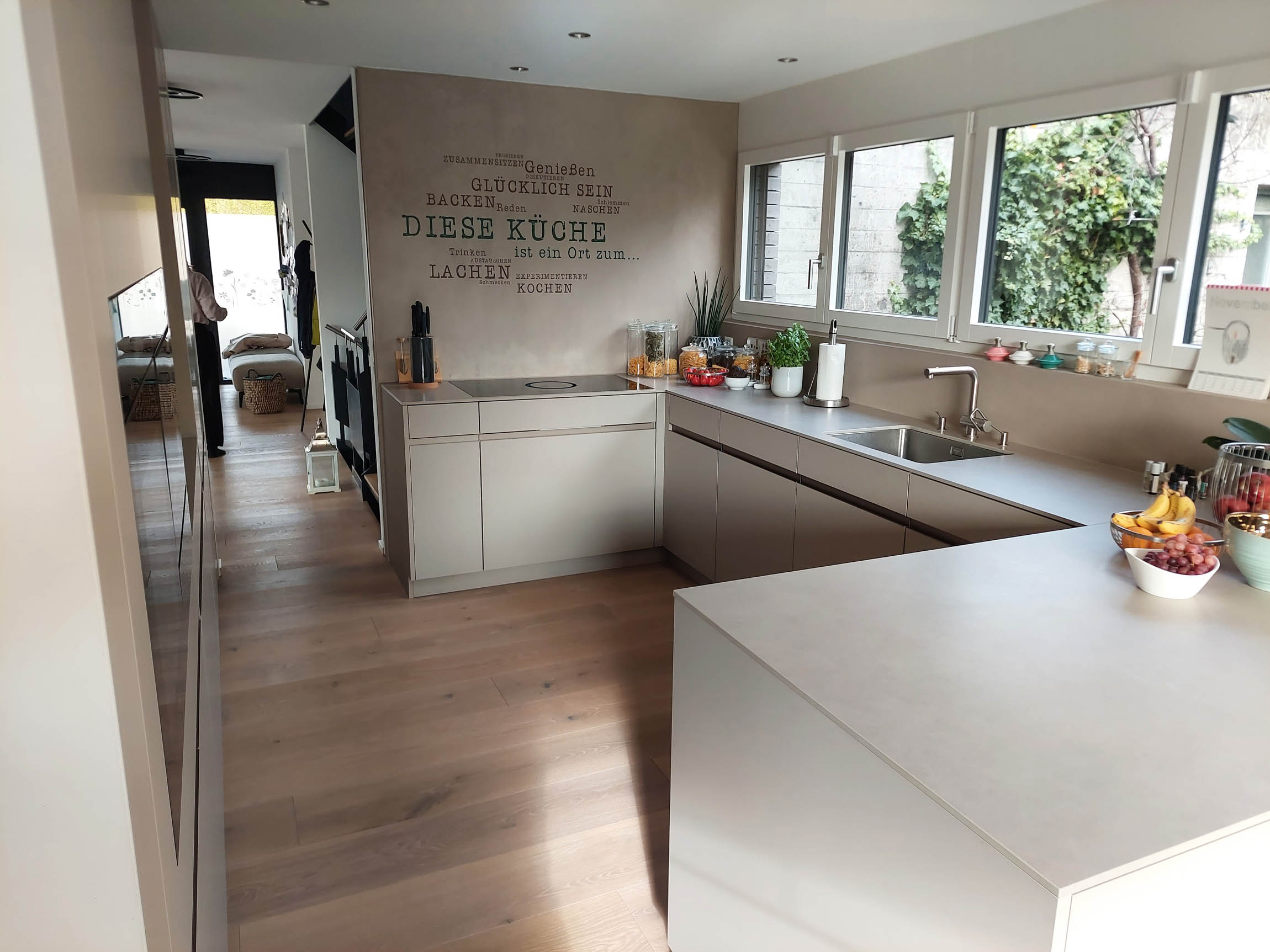 neue Küche im bestehenden Raum