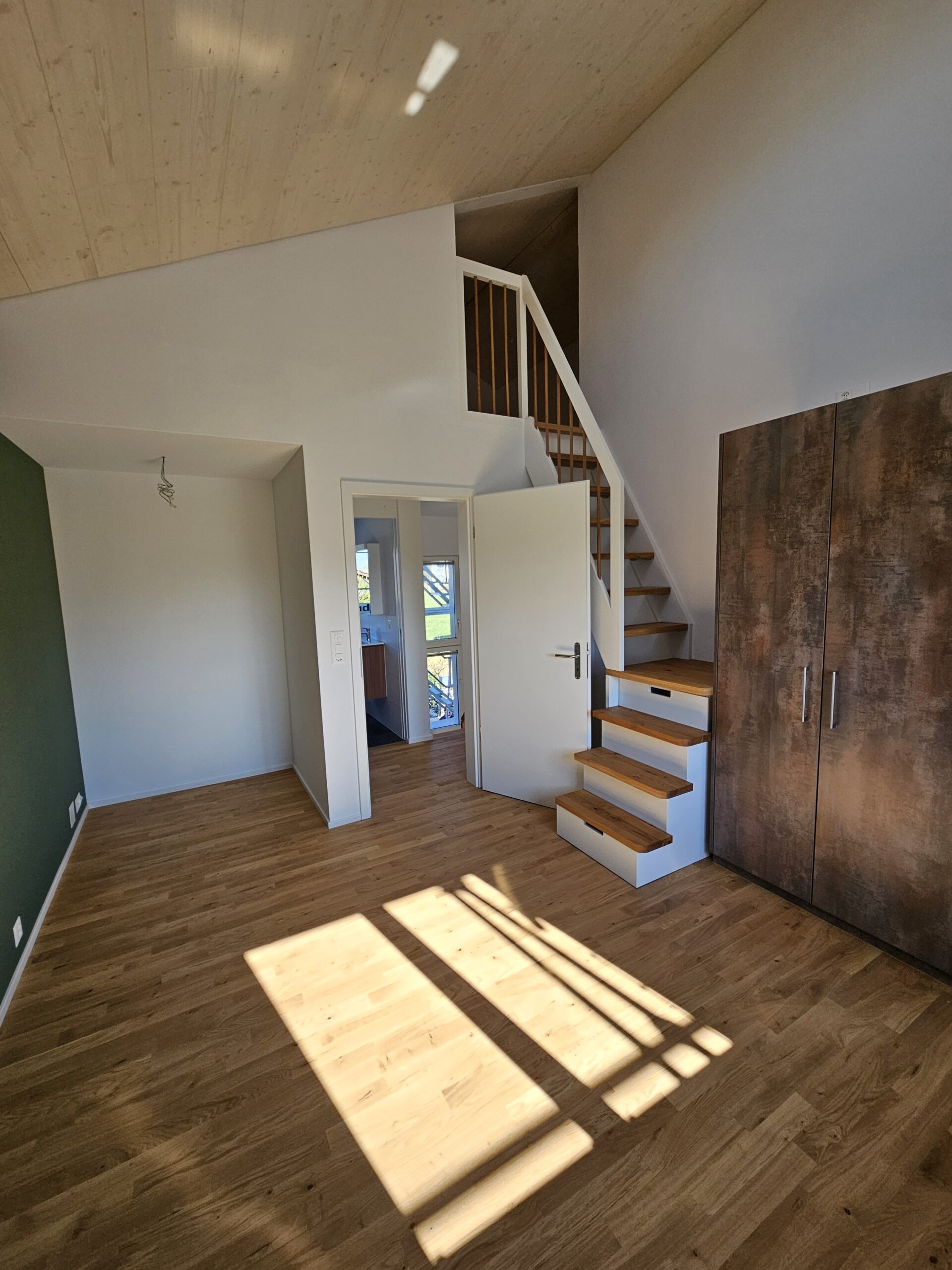 Schlafzimmer mit Estrichtreppe